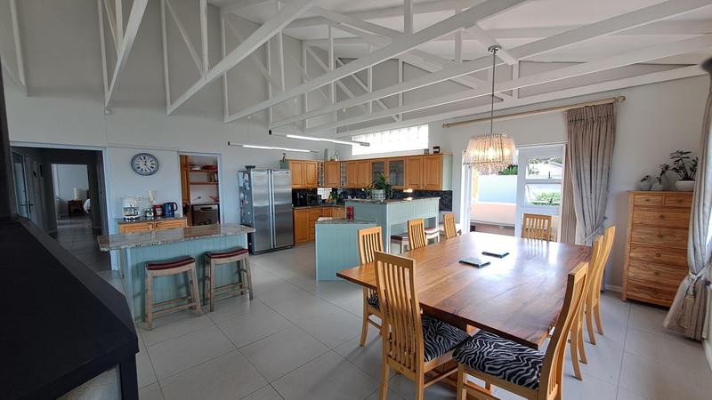 5 Bedroom Property for Sale in Stilbaai Wes Western Cape